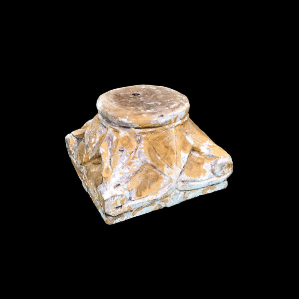 0010027 - Unique Carved Pillar Base