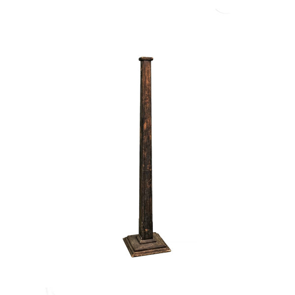 9990119 - Antique Wooden Sign Post