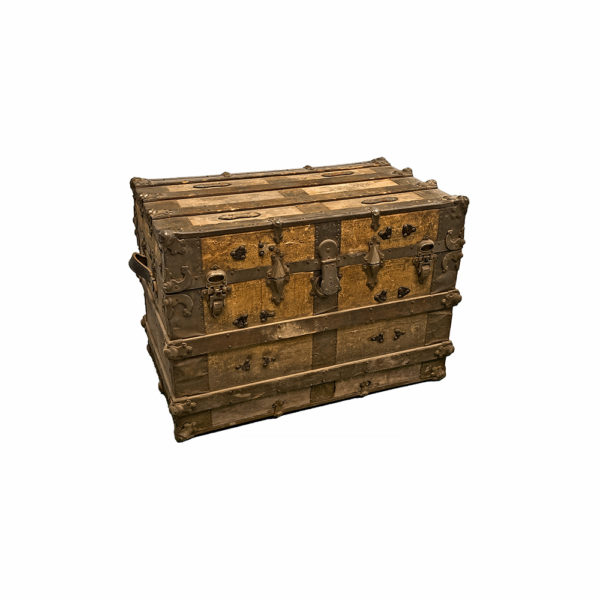 9990338 - Antique Brown Steamer Trunk